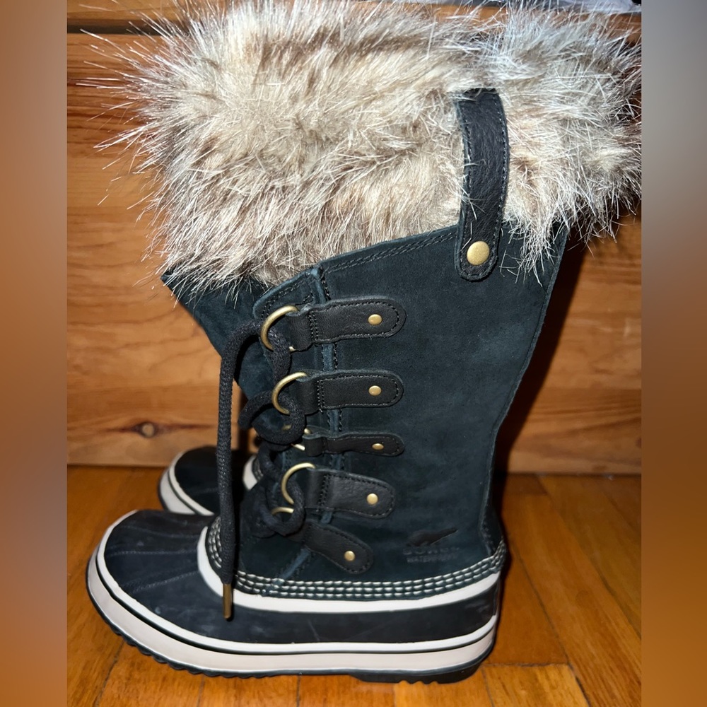 Sorel Women's fur-lined Joan Of Arctic Boots Black/Quarry Excellent condition